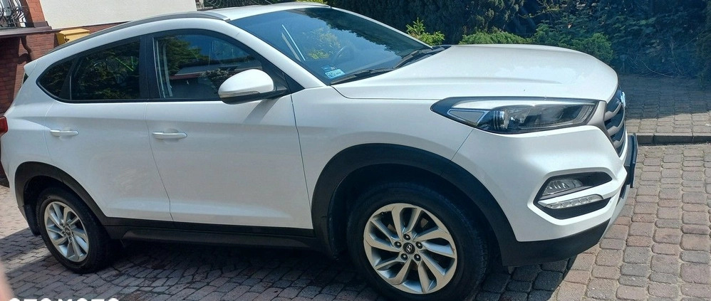 Hyundai Tucson cena 48700 przebieg: 235000, rok produkcji 2016 z Piława Górna małe 781